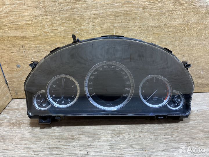 Панель приборов Mercedes W212 дизель 1121176
