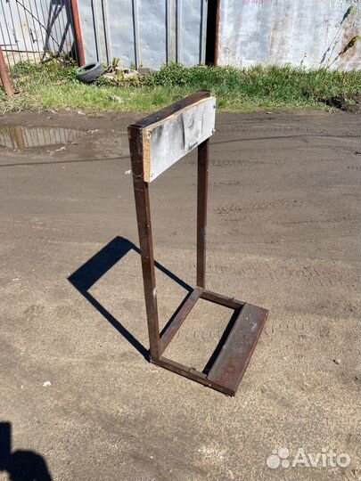 Подставка для лодочного мотора