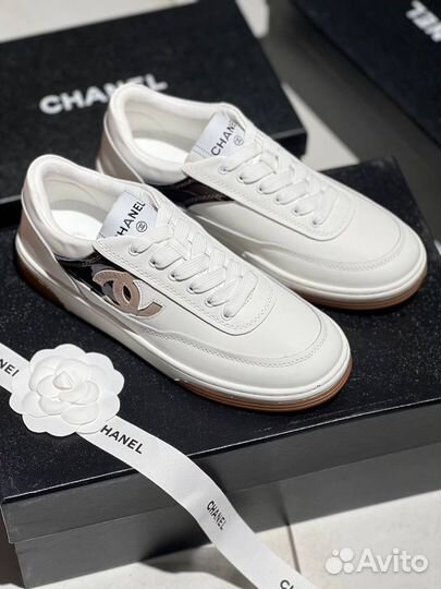 Белые кожаные кеды Chanel