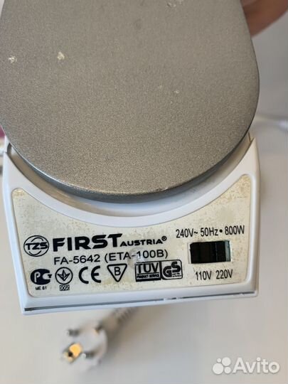 Мини-чайник VT-1134 Y и утюжок FA-5642