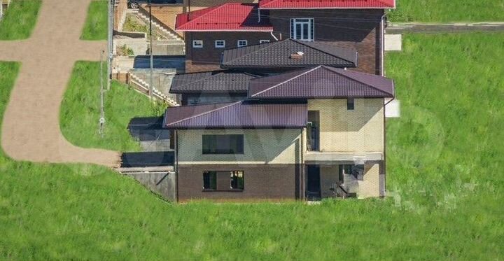 Коттедж 350 м² на участке 6 сот.