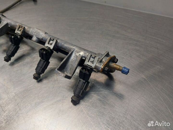 Топливная рампа с форсунками Ford Mondeo 1 GBP L1F