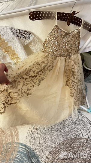 Платье праздничное на девочку от 3-5 летновый год