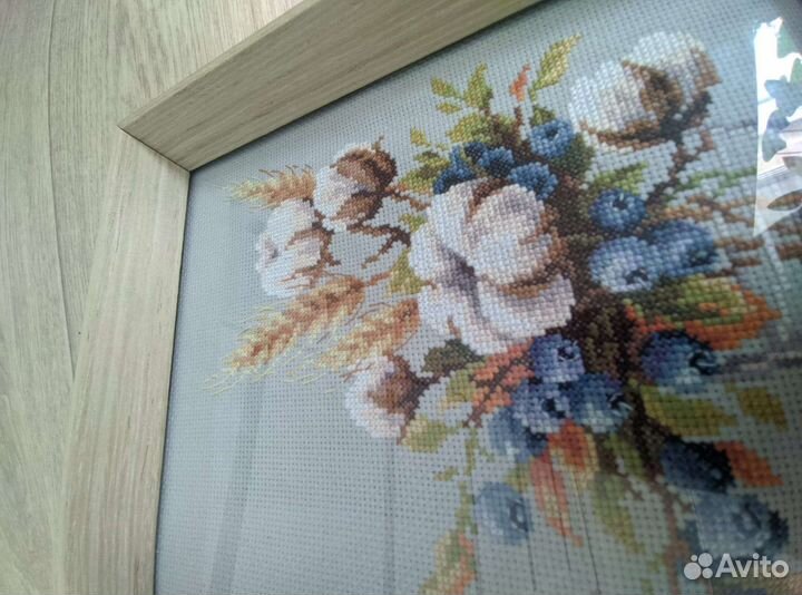 Картина вышитая крестом, 