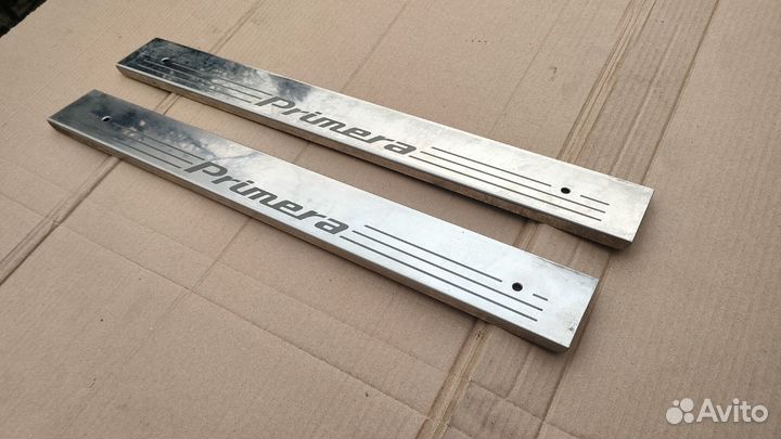 Накладки на пороги Nissan Primera