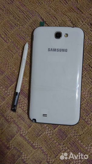 Телефон Samsung GT-N7100