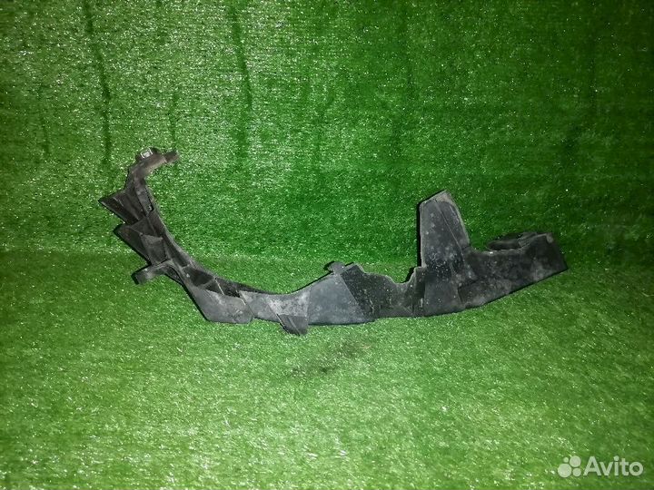 Планка под фары передняя правая 51647116707 BMW 3