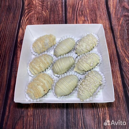 Финики Королевские с жареным фундуком в шоколаде