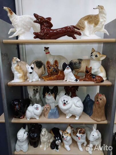 Коллекция фигурок собак