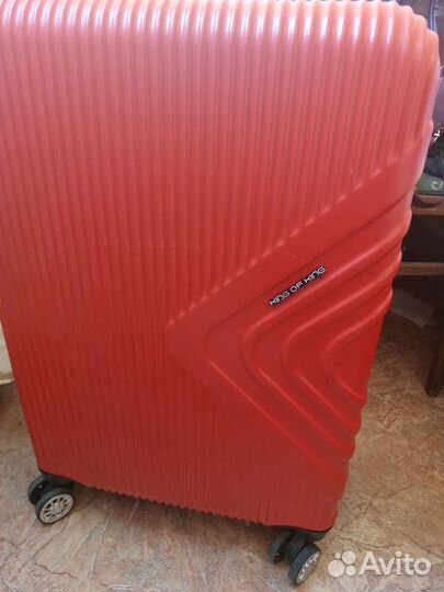 Вещи женские б/у в чемодане