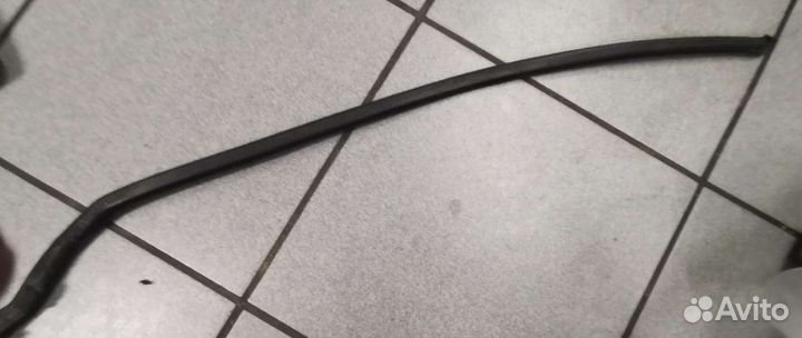 Porsche cayenne 958 уплотнитель резинка задняя лев