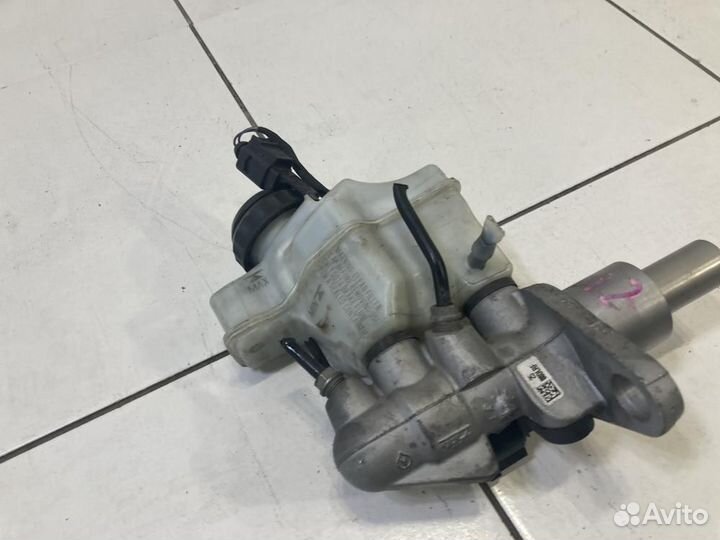 Главный тормозной цилиндр Audi Q3 8UB