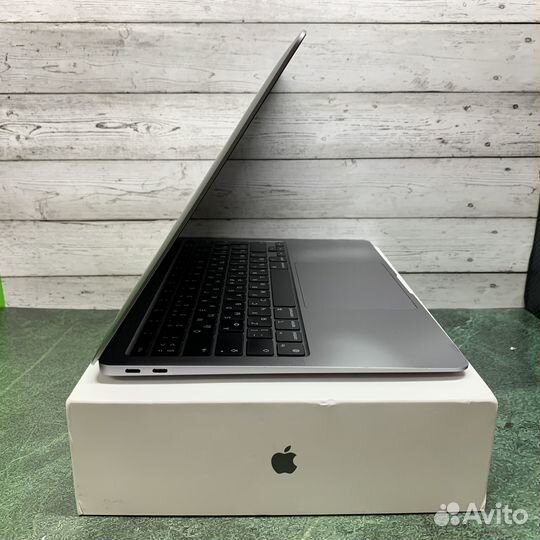 Ноутбук макбук AIR 13 2020 16/256гб