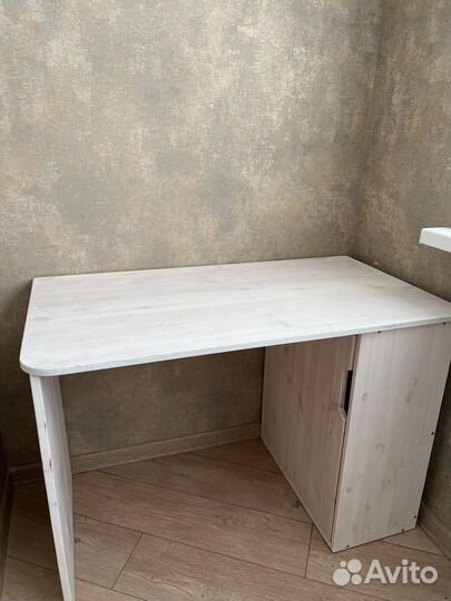 Стол письменный