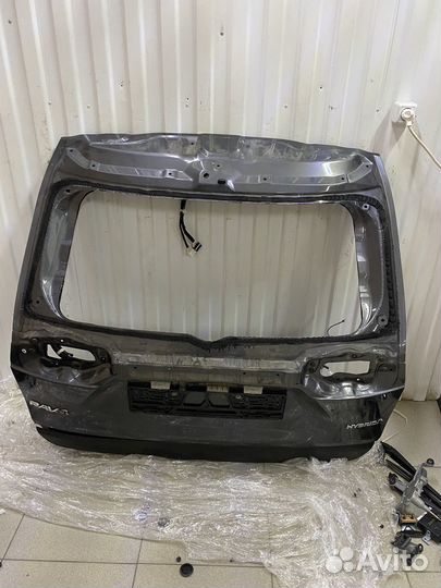 Дверь багажника Toyota Rav 4 XA 50