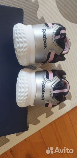 Кроссовки reebok 28