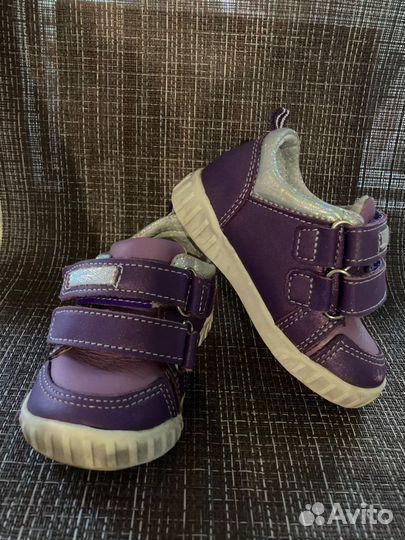 Кроссовки детские натуральная кожа 19