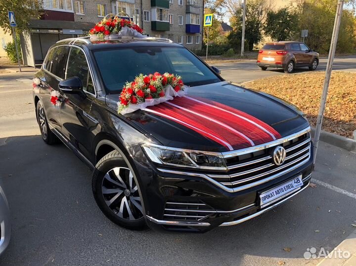 Свадебные украшения на автомобиль