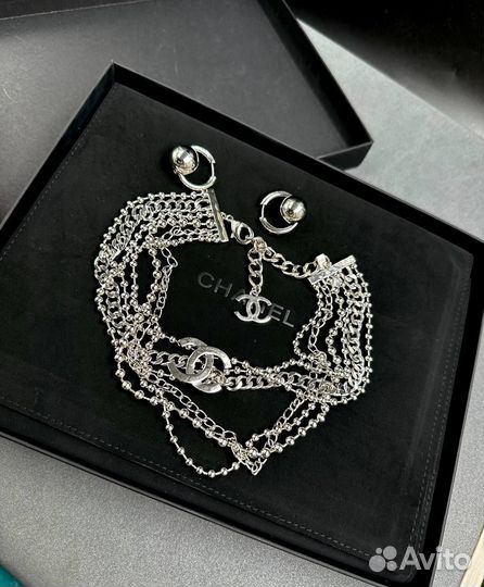 Чокер, серьги Chanel