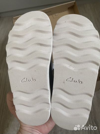 Туфли для девочки 27 размер Clarks