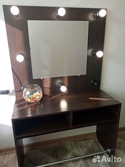 Зеркало-стол с подсветкой