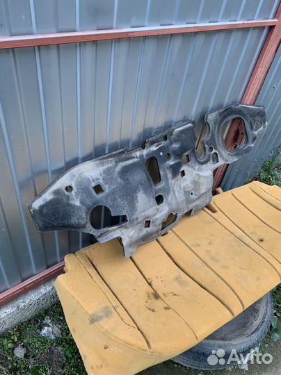 Шумоизоляция моторного щита Camry 40