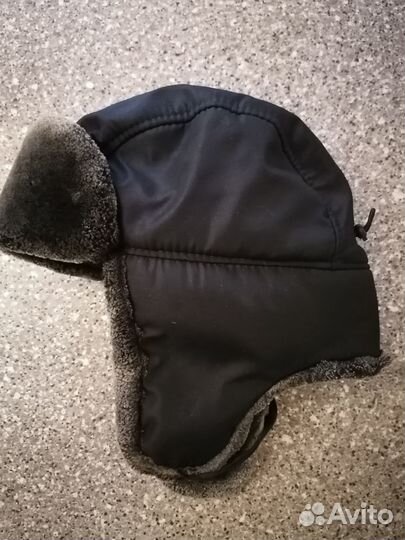 Продам зимнюю шапку детскую