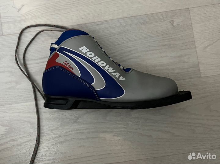 Лыжные ботинки 36