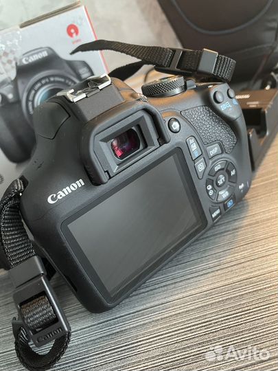 Фотоаппарат Canon 2000d