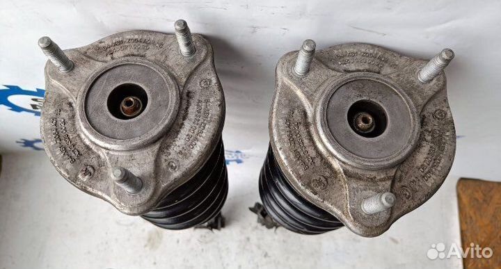 Mercedes W205 14- Амортизатор правый передний 0414