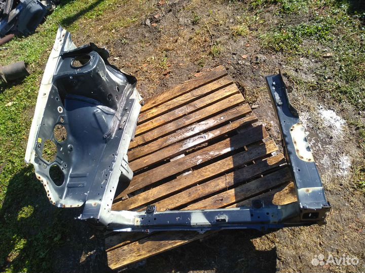 Четверть передняя правая Subaru Forester SG