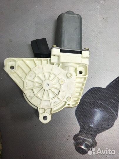 Мотор стеклоподъемника Mercedes-Benz S-Class W221