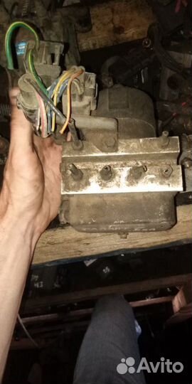 Блок ABS Mitsubishi Galant E52A