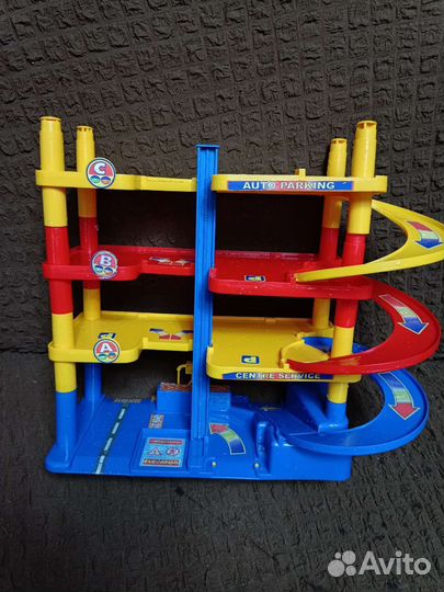 Игрушка парковка трек