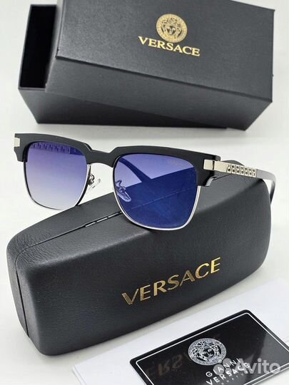 Солнцезащитные очки versace