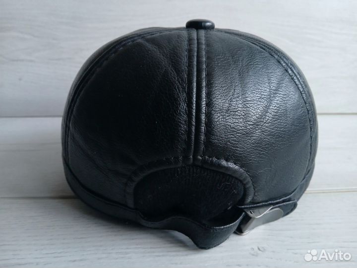 Мужская кожаная кепка утеплённая