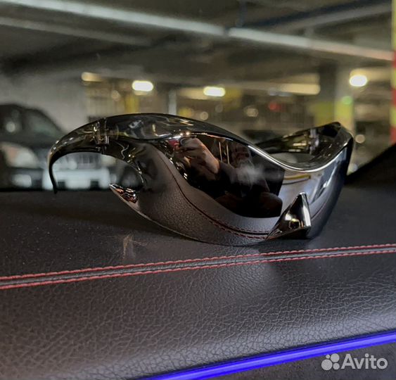 Солнцезащитные очки Balenciaga зеркальные