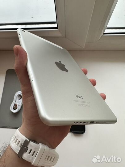 Apple iPad mini 4 с поддержкой сим LTE