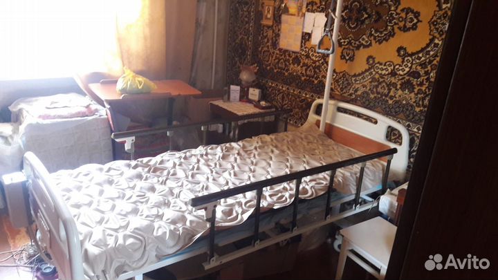 Кровать медицинская с подъемным механизмом