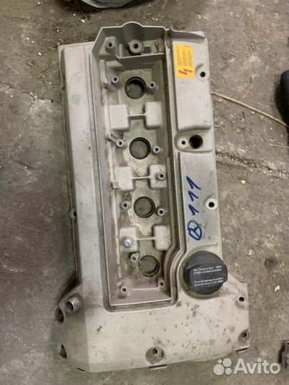 Клапанная крышка Мерседес 111 мотор