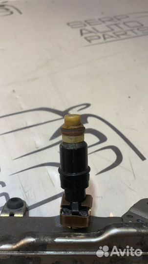 Топливная рампа с форсунками Honda Cr-V 3 RE5