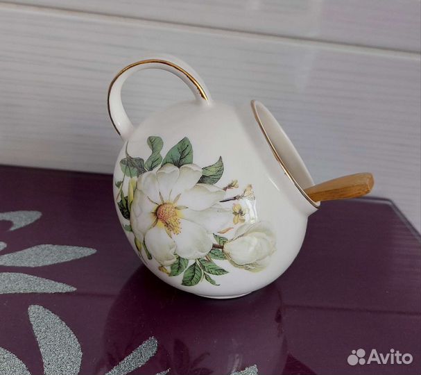 Соусник с деревянной ложкой