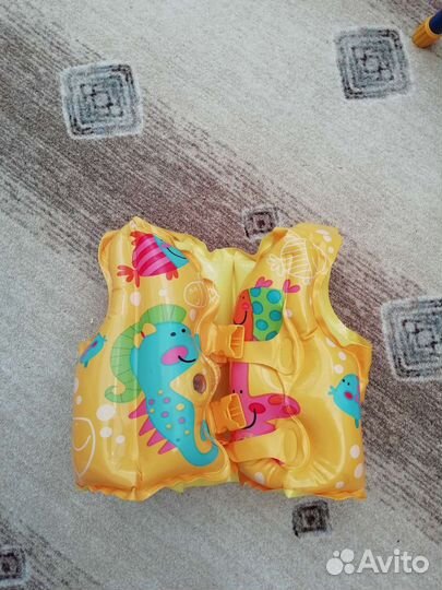 Жилет для плавания