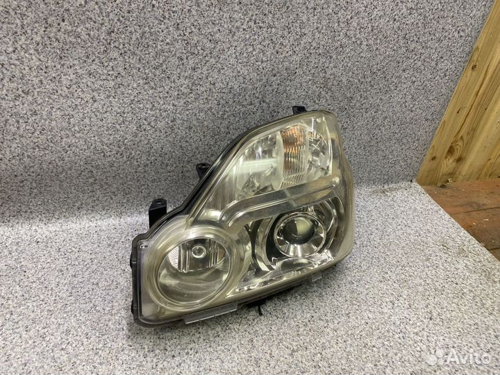 Фара Nissan X-Trail T31