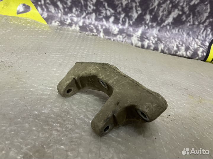 Кронштейн генератора Chevrolet Spark Спарк 2005-10