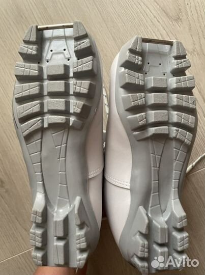 Лыжные ботинки детские р 33