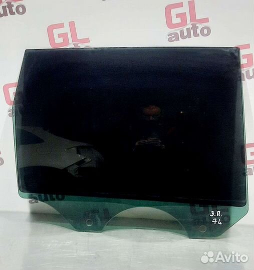 Стекло двери заднее правое VW Touareg 1