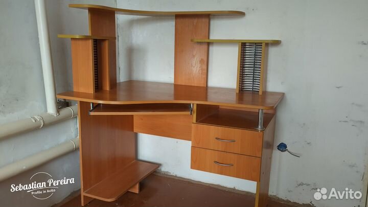 Компьютерный стол