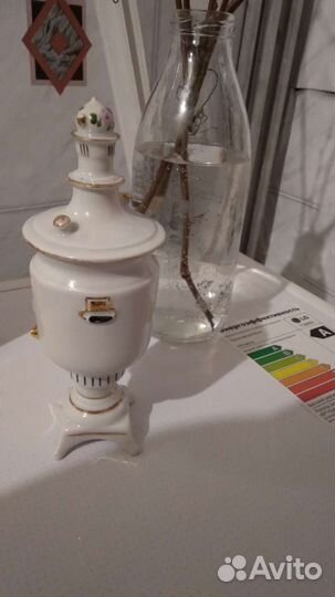 Фарфоровая статуэтка самовар