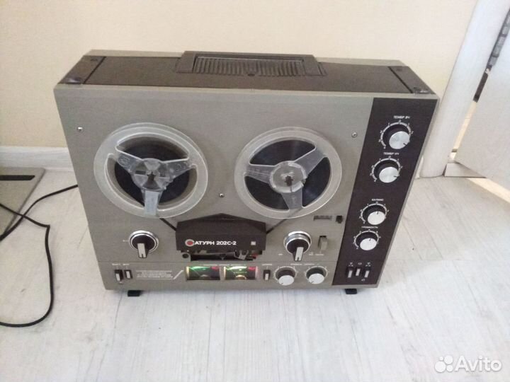 Катушечный магнитофон Сатурн 202С-2